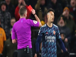 Bóng đá QT 17/2: Arsenal có nhiều thẻ đỏ nhất Premier League