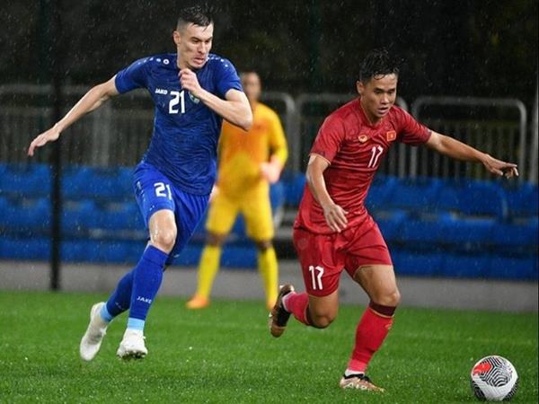 Bóng đá VN 16/10: Mâu thuẫn quá lớn của HLV Troussier
