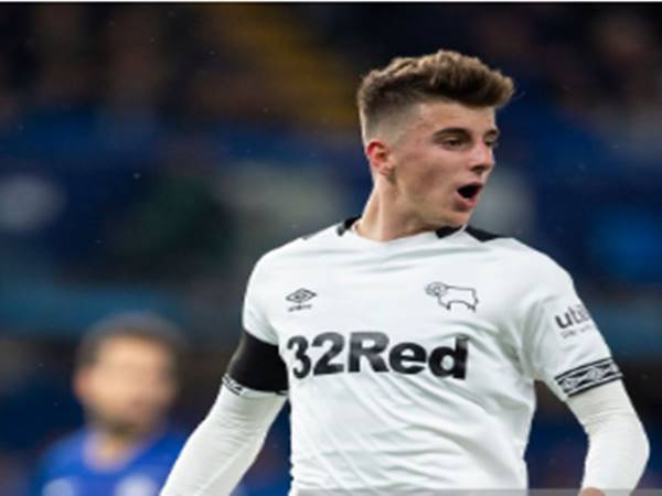 Sự nghiệp thi đấu của Mason Mount Sự nghiệp thi đấu của Mason Mount