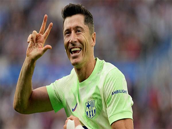Lewandowski từ chối trở lại Barca