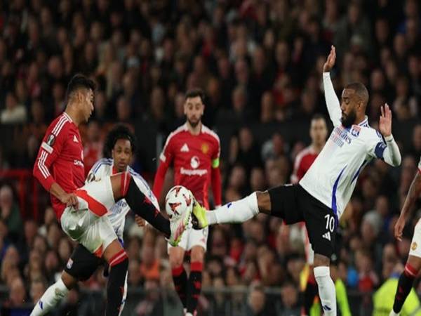 Từ bản hợp đồng "quá đát" đến người hùng Old Trafford